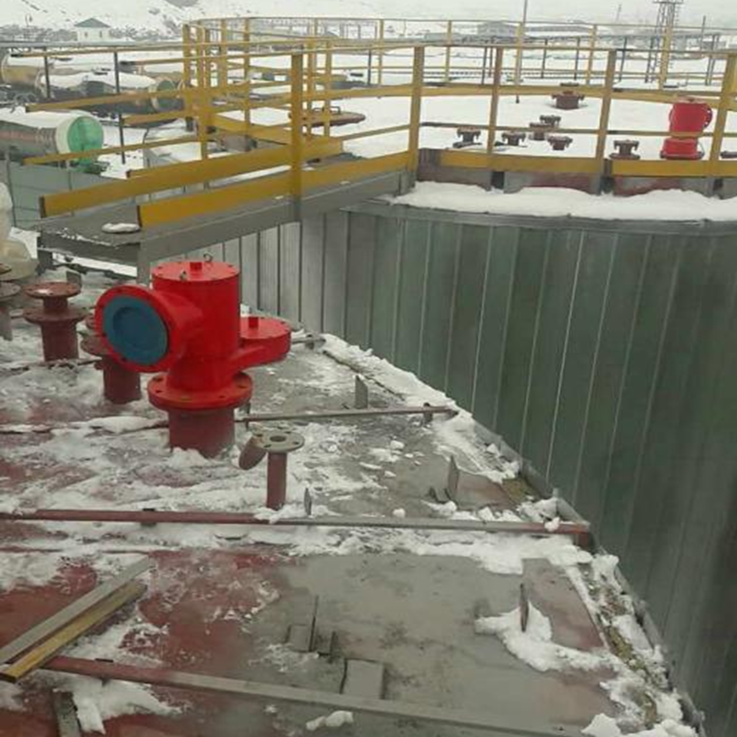 哈萨克斯坦真空管阀应用现场照片