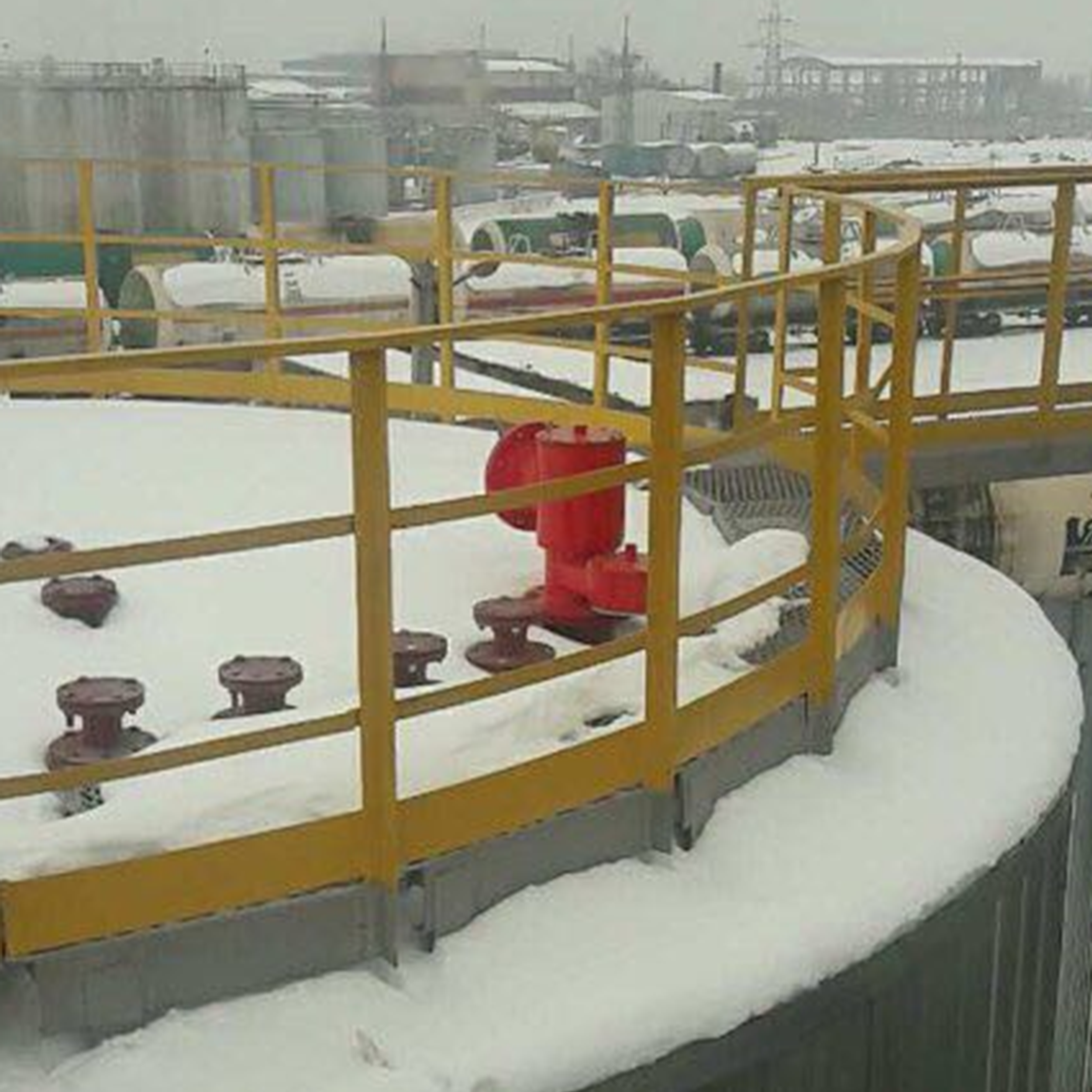 带管真空阀在俄罗斯的应用现场照片